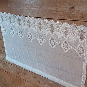 White  heritage lace Valance/curtain  34" H. X 58" L. lovely rose design